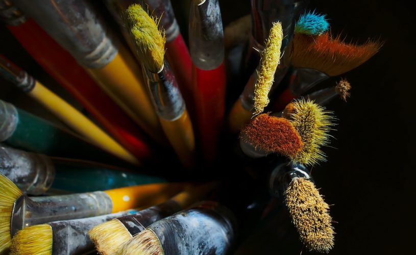 https://danreiland.com/wp-content/uploads/2023/01/paintbrushes-815x500.jpg